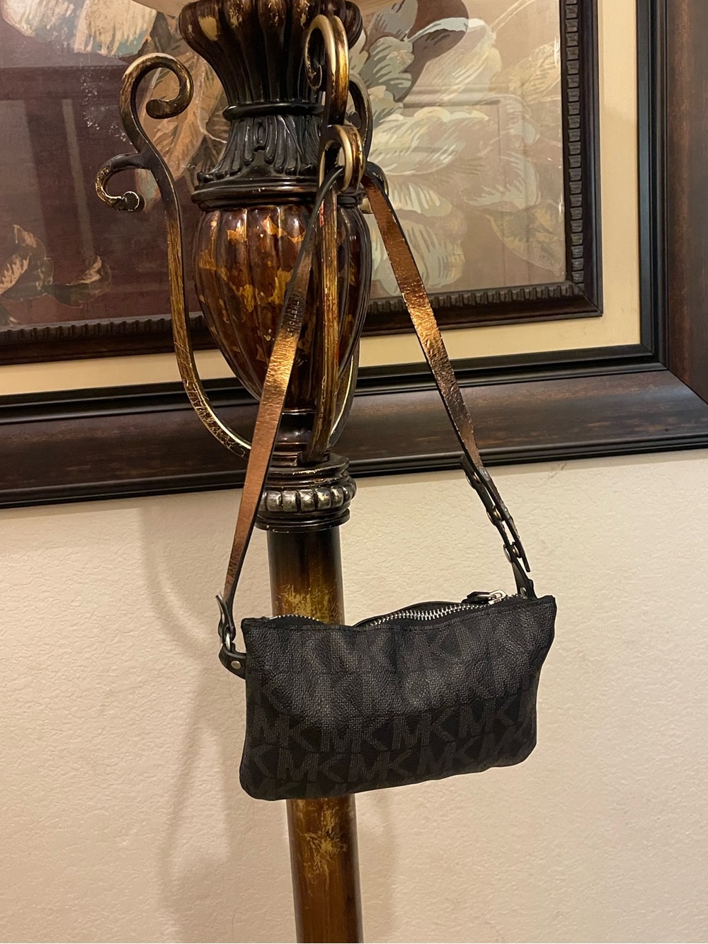Michael Michael Kors please check all picture of condition - Picture 5 of 17
